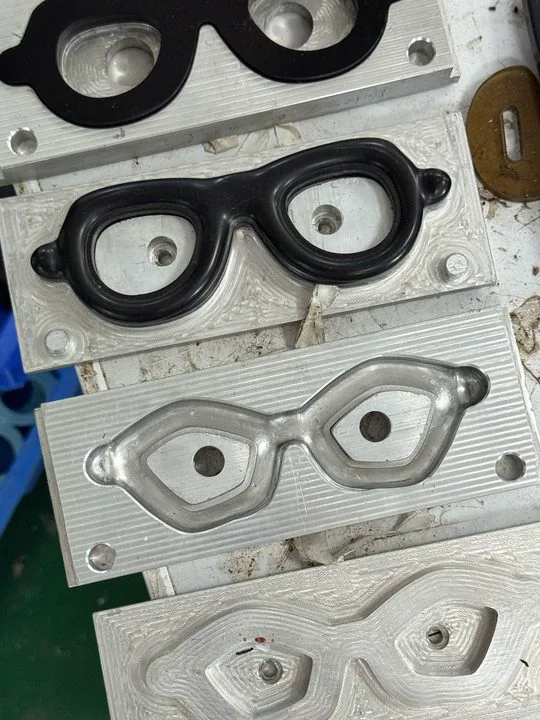 Paloceras frames in the MicroFactory — aluminium moulds